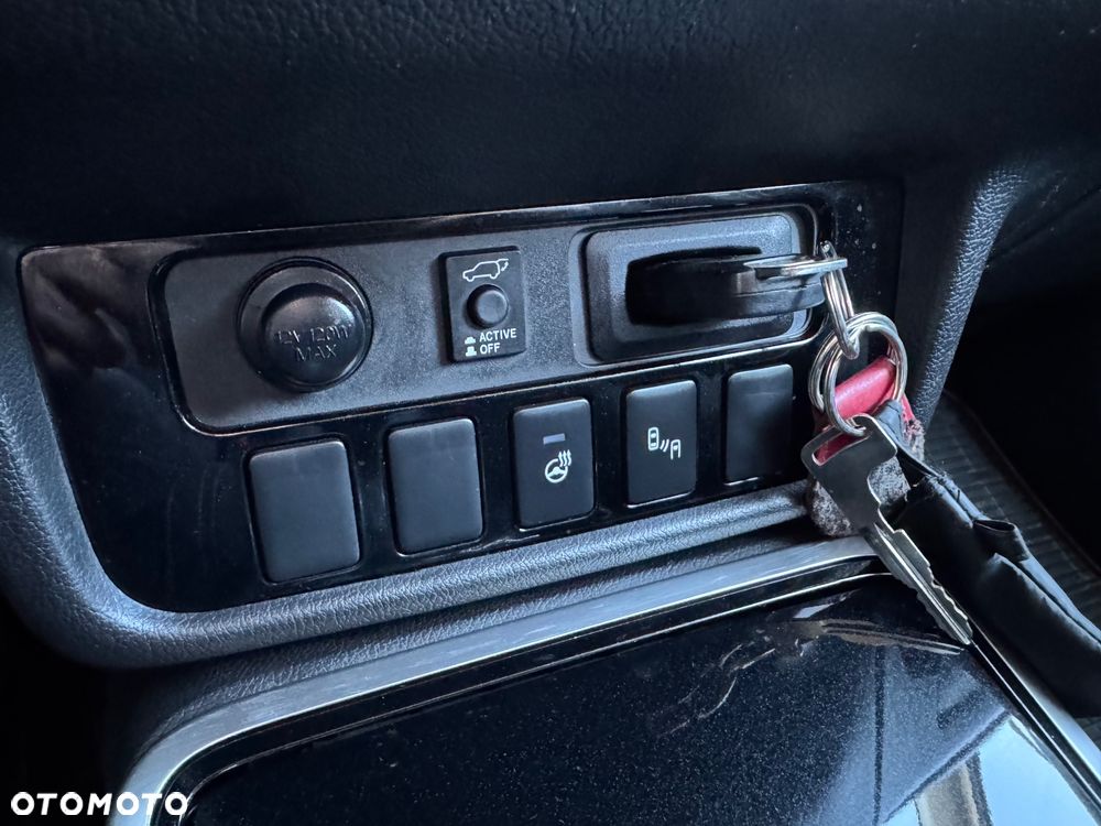 Mitsubishi Outlander - 31