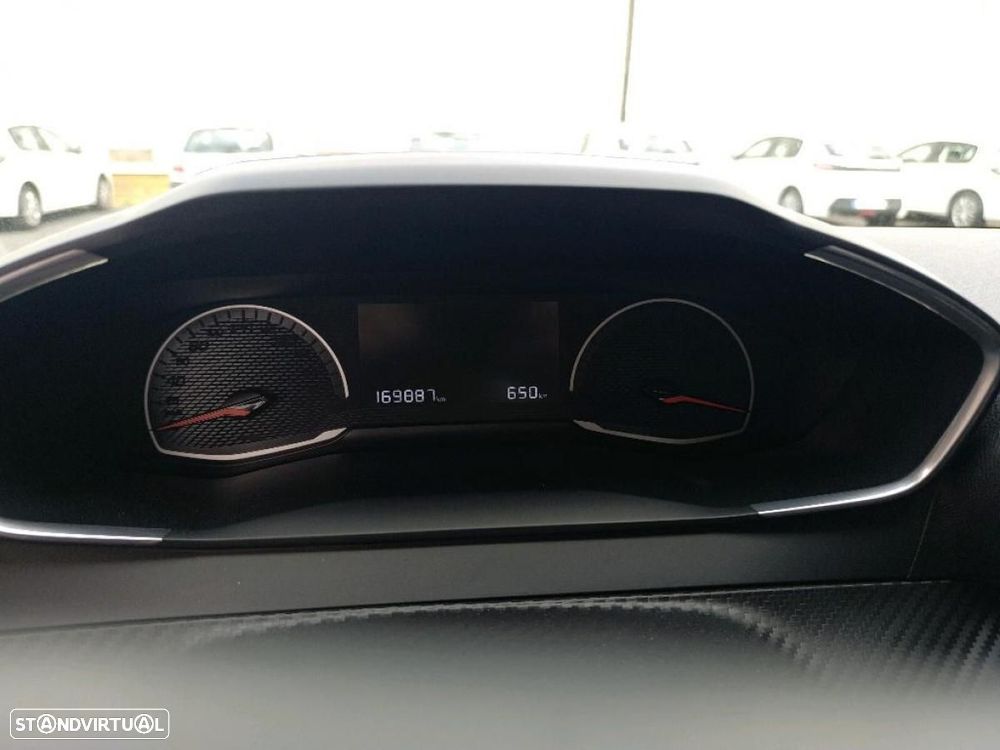 Peugeot 208 - 7