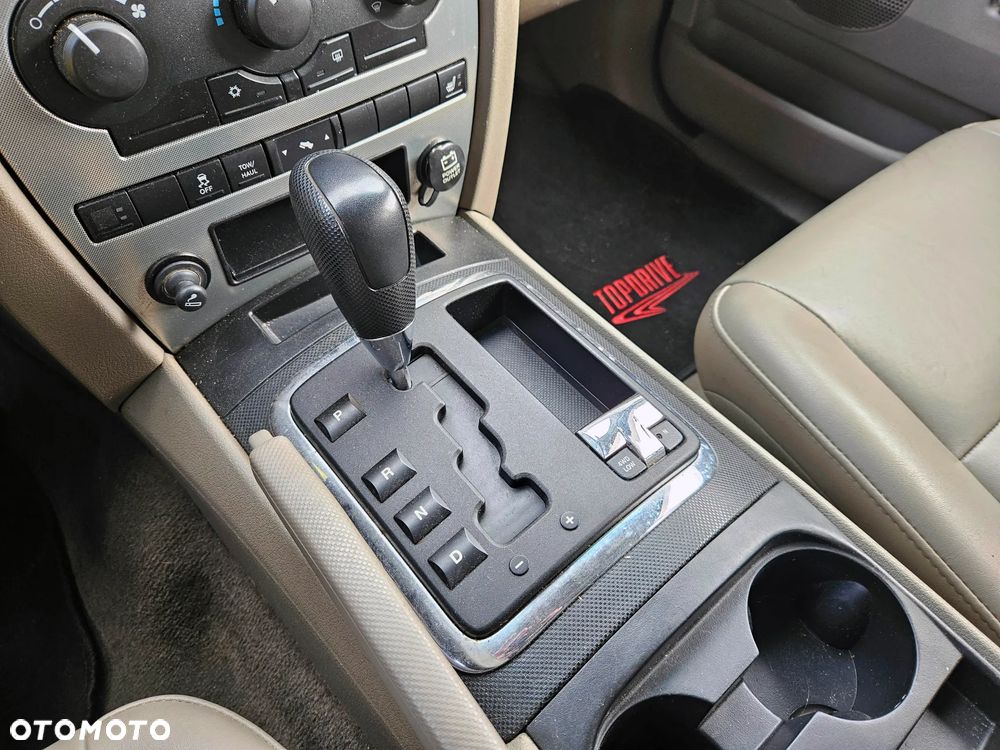 Jeep Grand Cherokee - 11