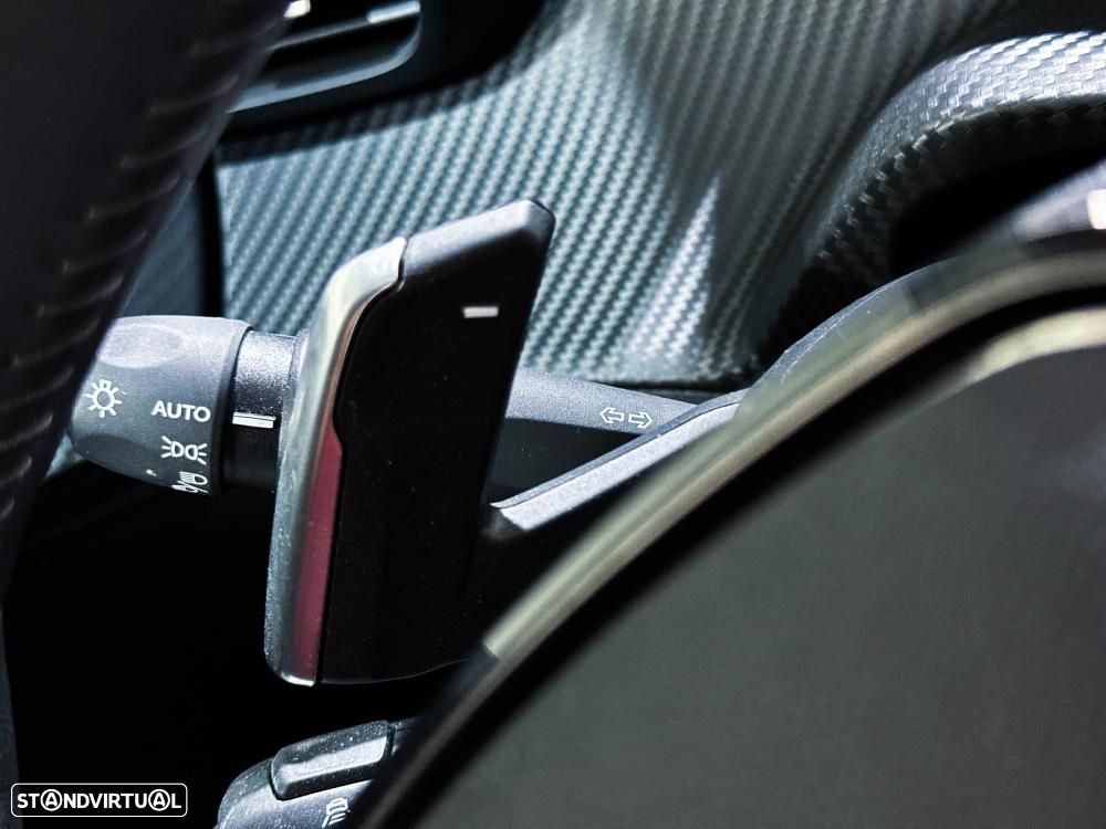 Peugeot 208 1.2 Hybrid Allure e-DCS6 - 40
