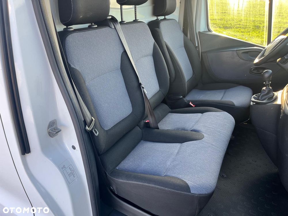 Opel Vivaro - 10