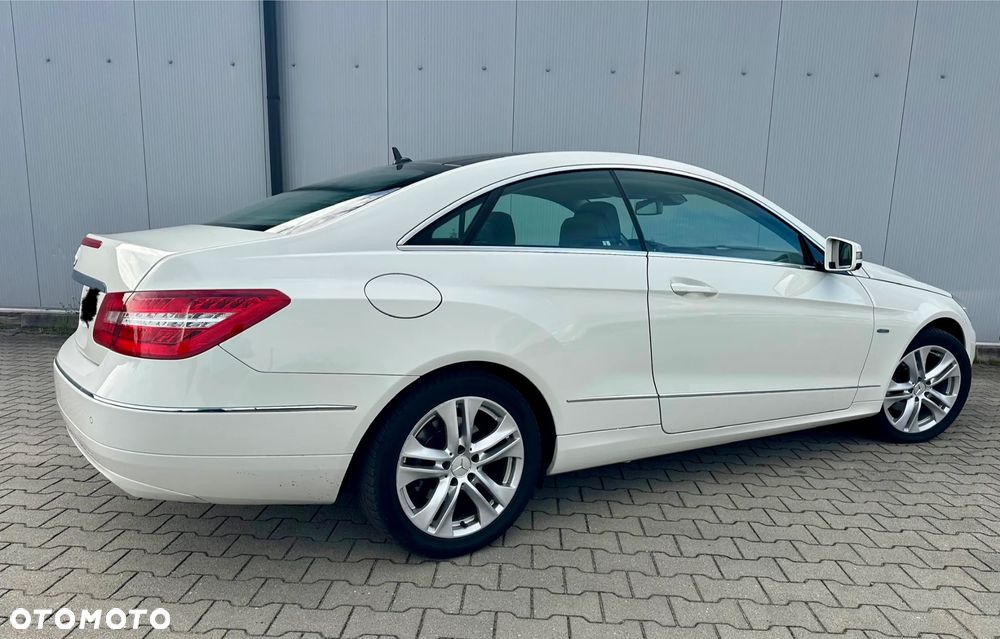 Mercedes-Benz Klasa E 250 CGI BlueEffICIENCY - 10