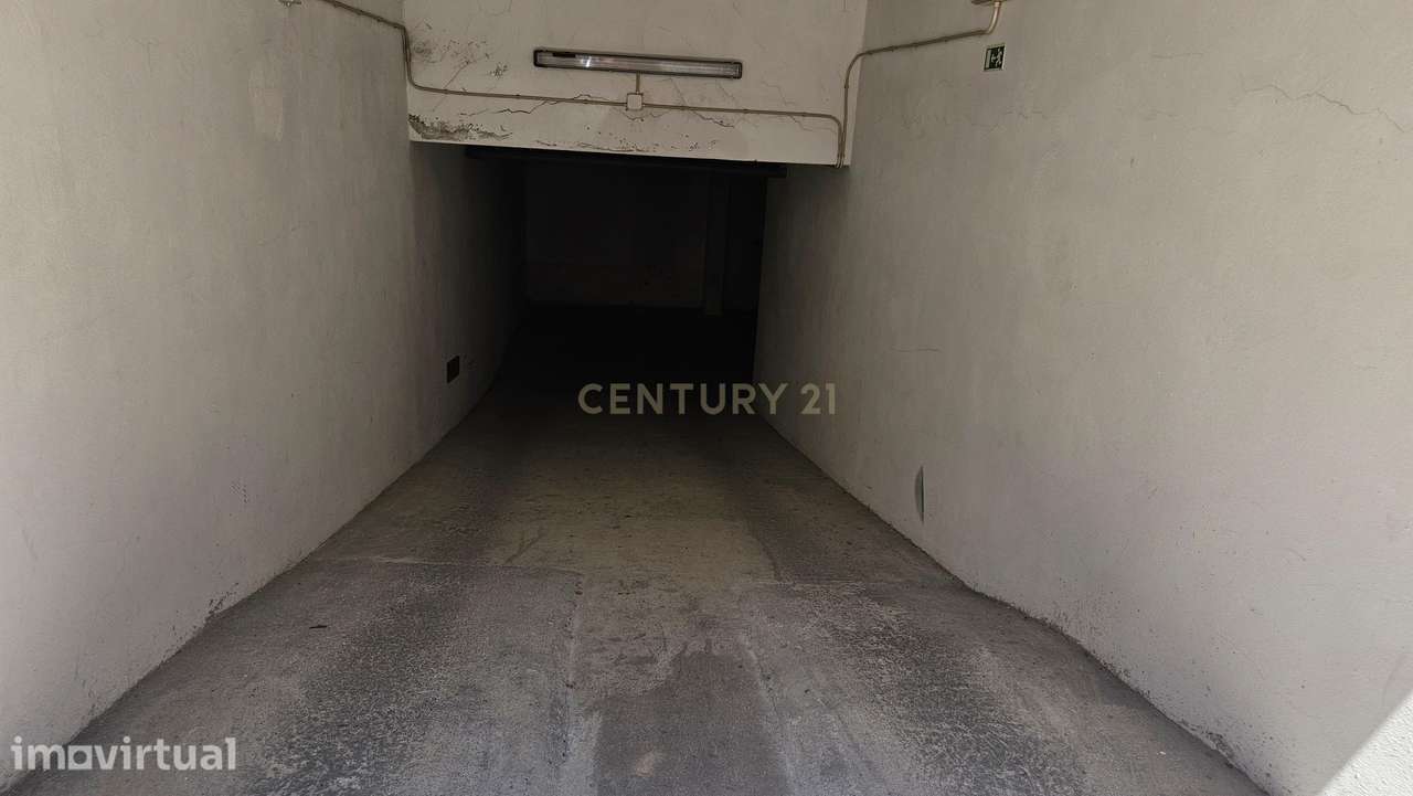 Garagem Box  com 30 m²  próxima do Centro Cultural de  Alcochete - Grande imagem: 3/17