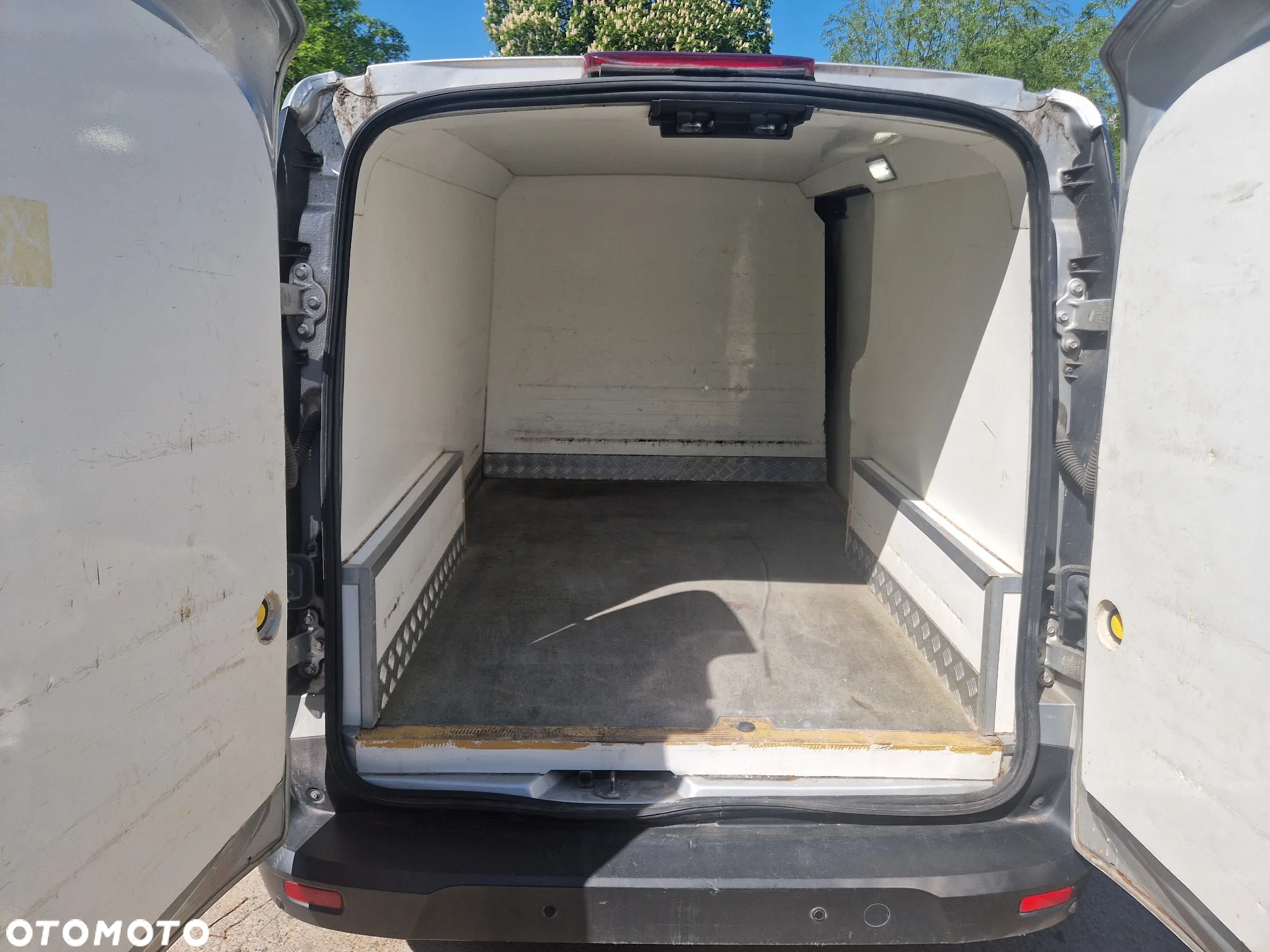 Ford Transit Connect - 10