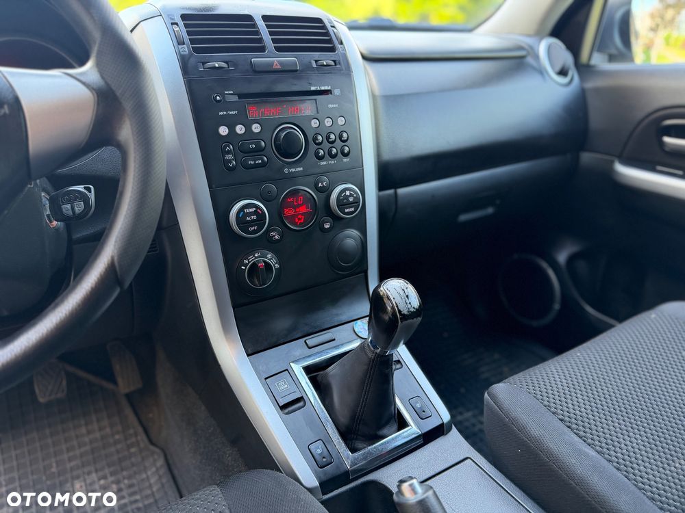 Suzuki Grand Vitara 1.9 DDiS Premium EU5 - 12