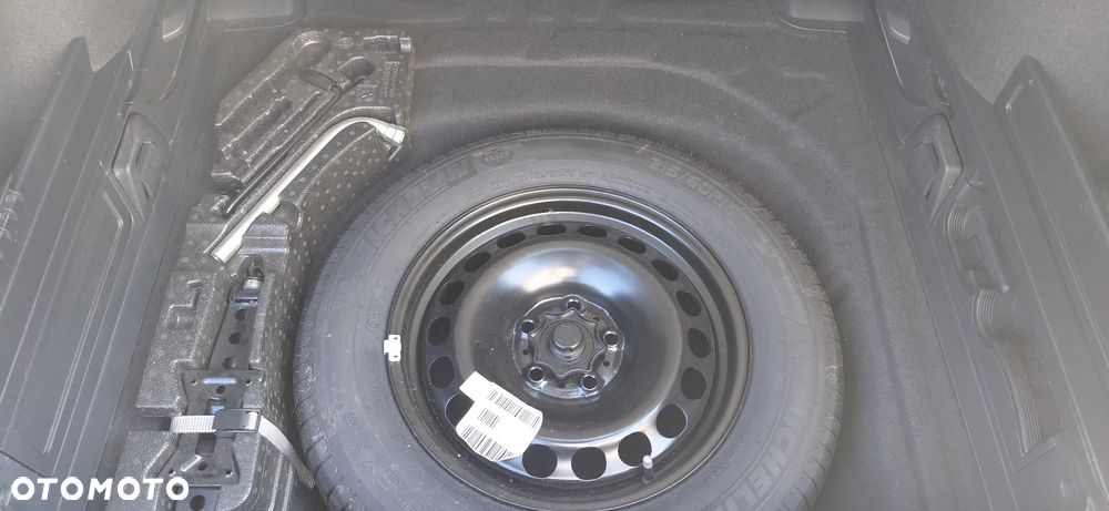 Volkswagen Passat - 14