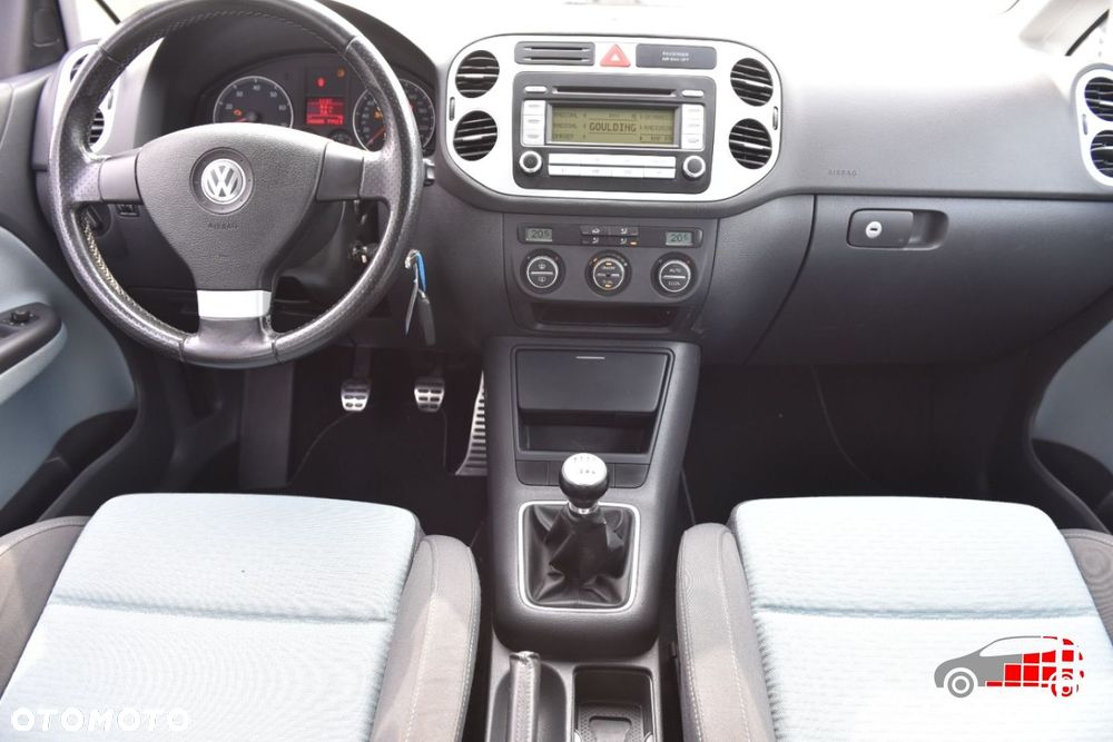 Volkswagen Golf - 22