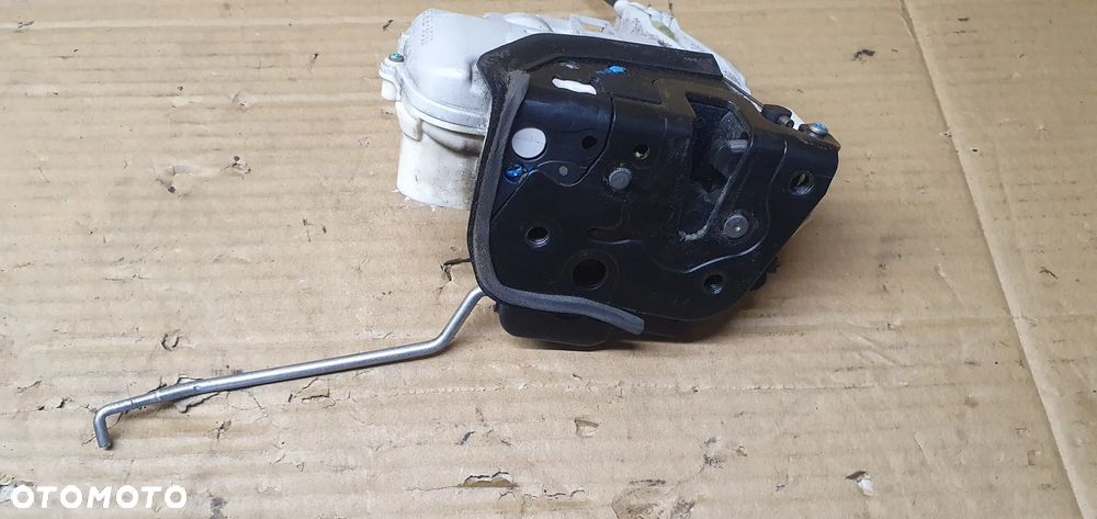 Zamek lewy przód przedni lewy Audi A4 B7 9PIN 8E1837015AA - 2