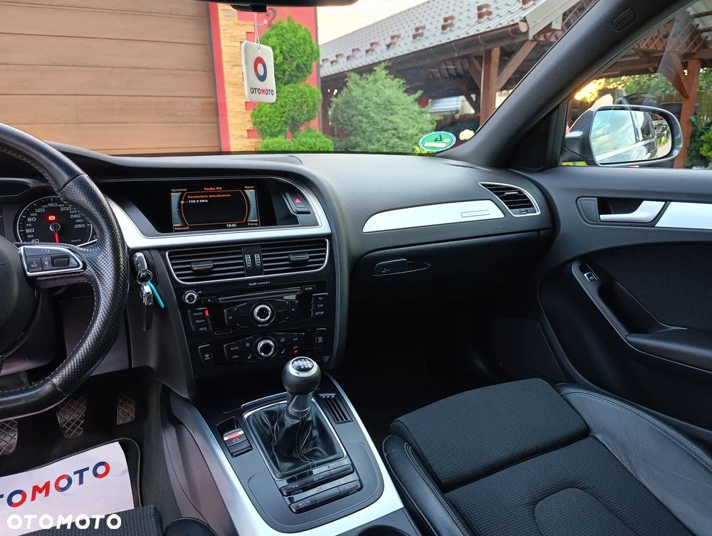Audi A4 Avant 2.0 TDI DPF clean diesel quattro S line Sportpaket - 32