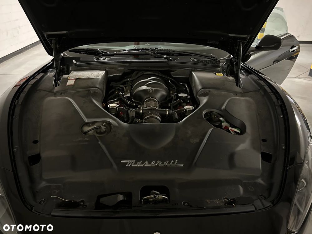 Maserati GranTurismo - 12