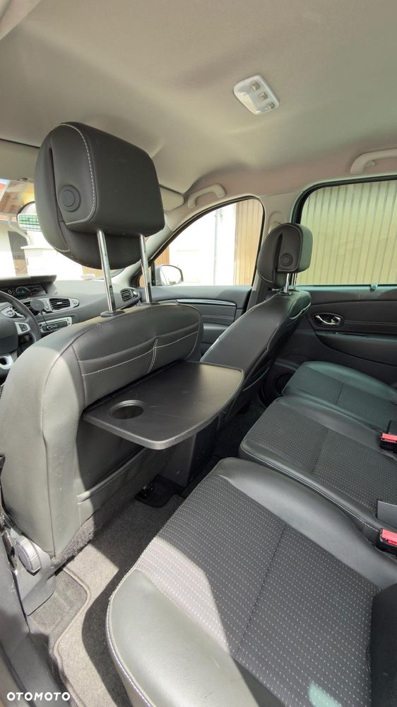 Renault Scenic 1.6 16V 110 Authentique - 9