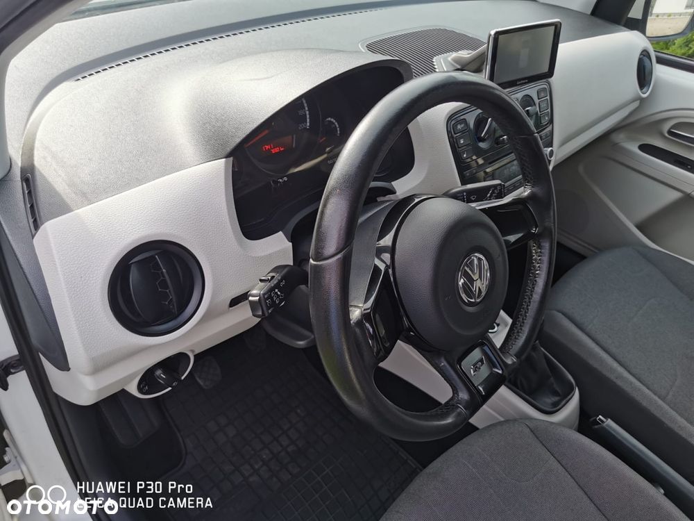 Volkswagen up! R-Line - 12