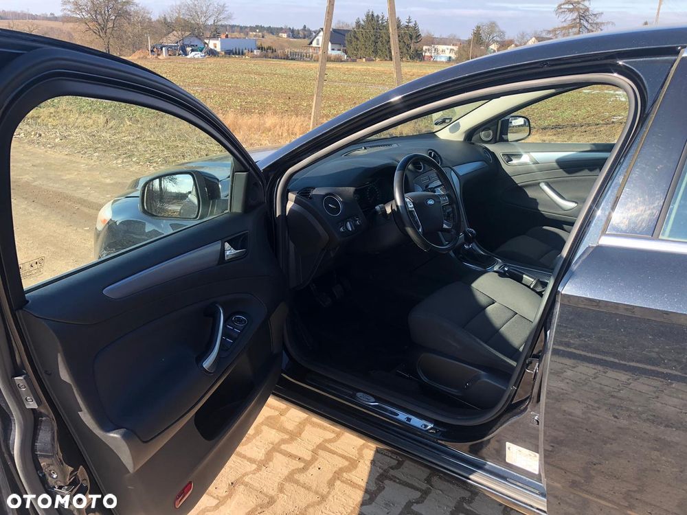 Ford Mondeo 1.6 T Ghia - 10