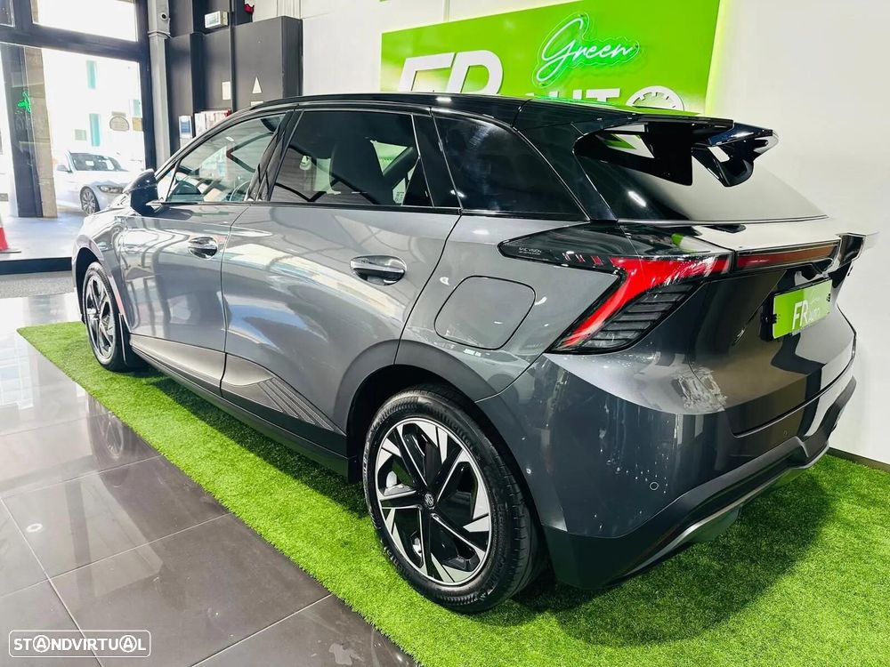 MG MG4 64 kWh Luxury - 16
