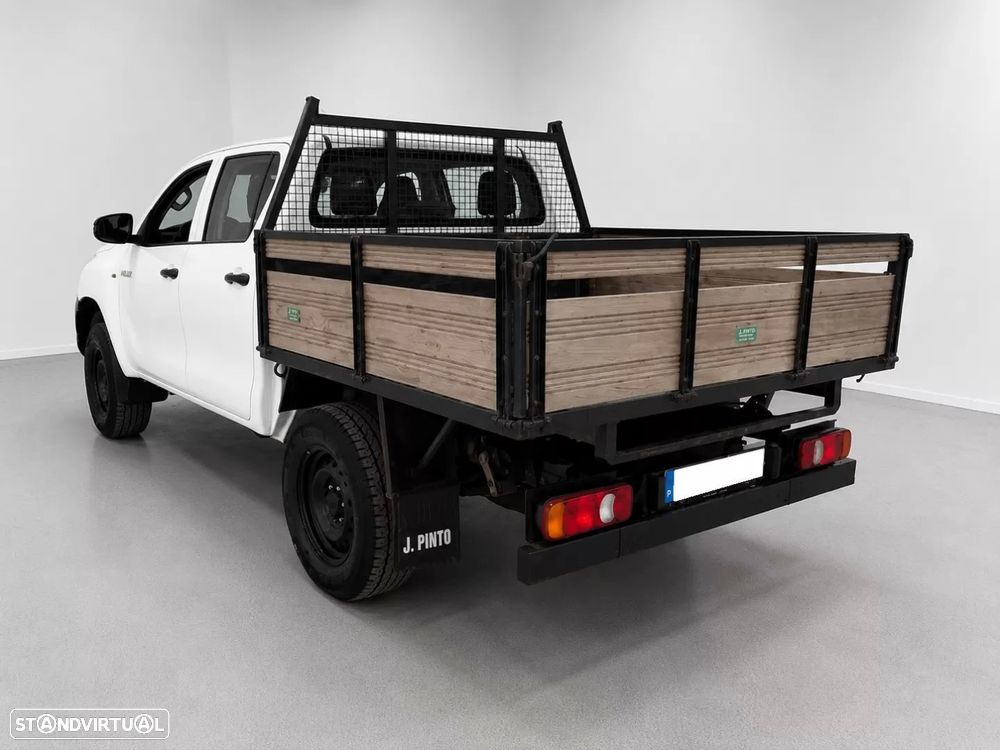 Toyota Hilux 2.4 D-4D 4WD CD CM - 3