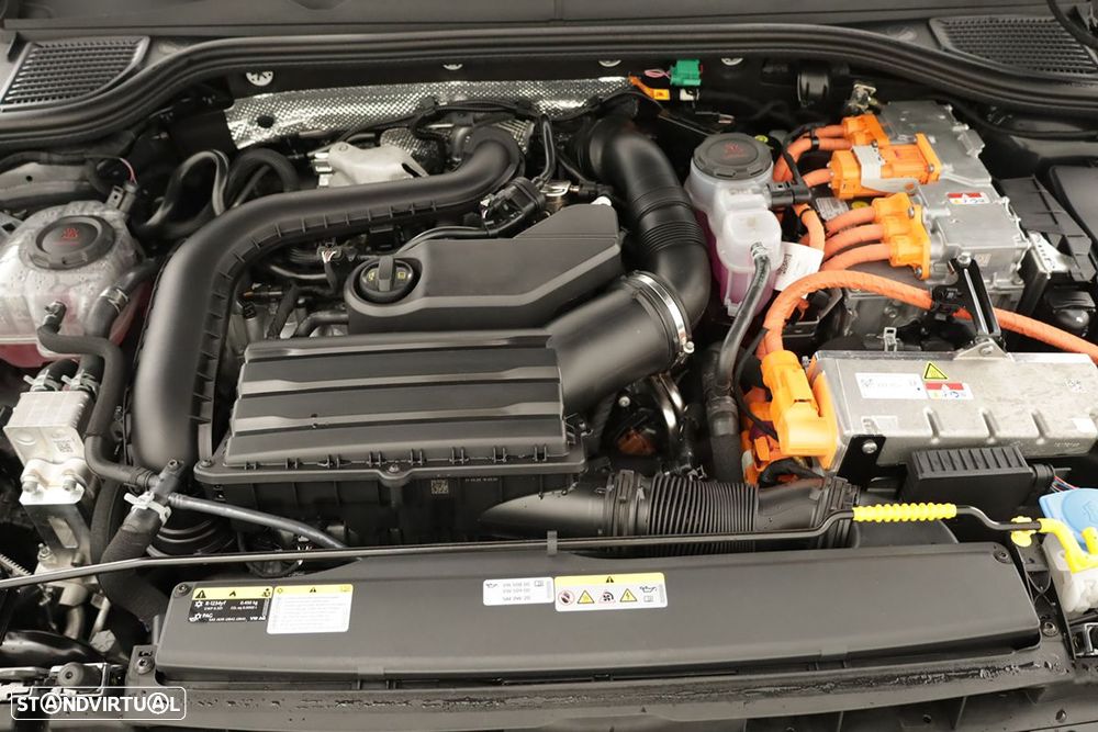VW Golf 1.5 TSI e-Hybrid Life DSG - 26