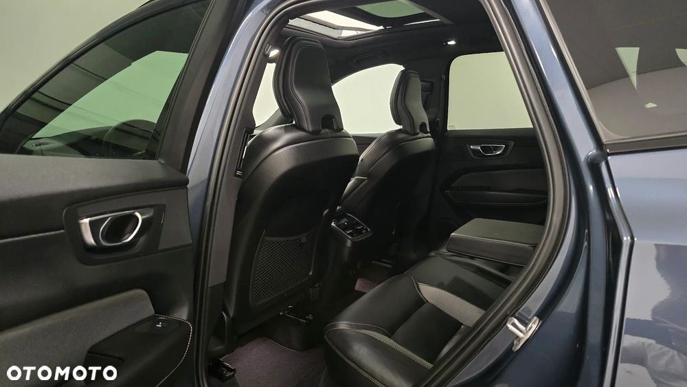 Volvo XC 60 B4 D AWD Ultimate Dark - 6