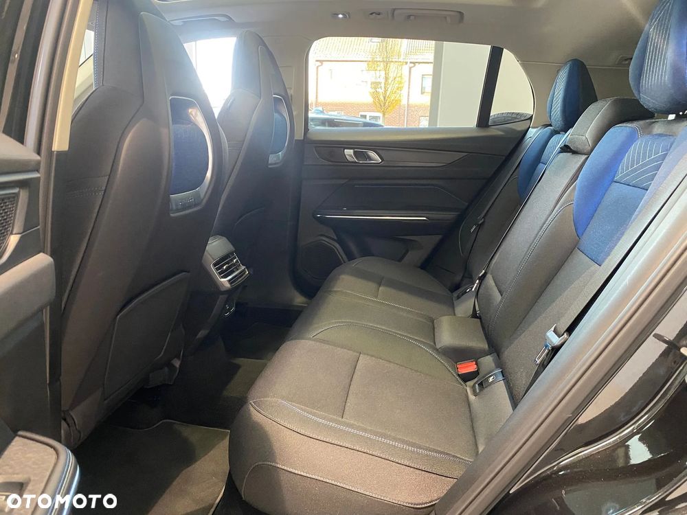 Lynk & Co 01 Standard - 12