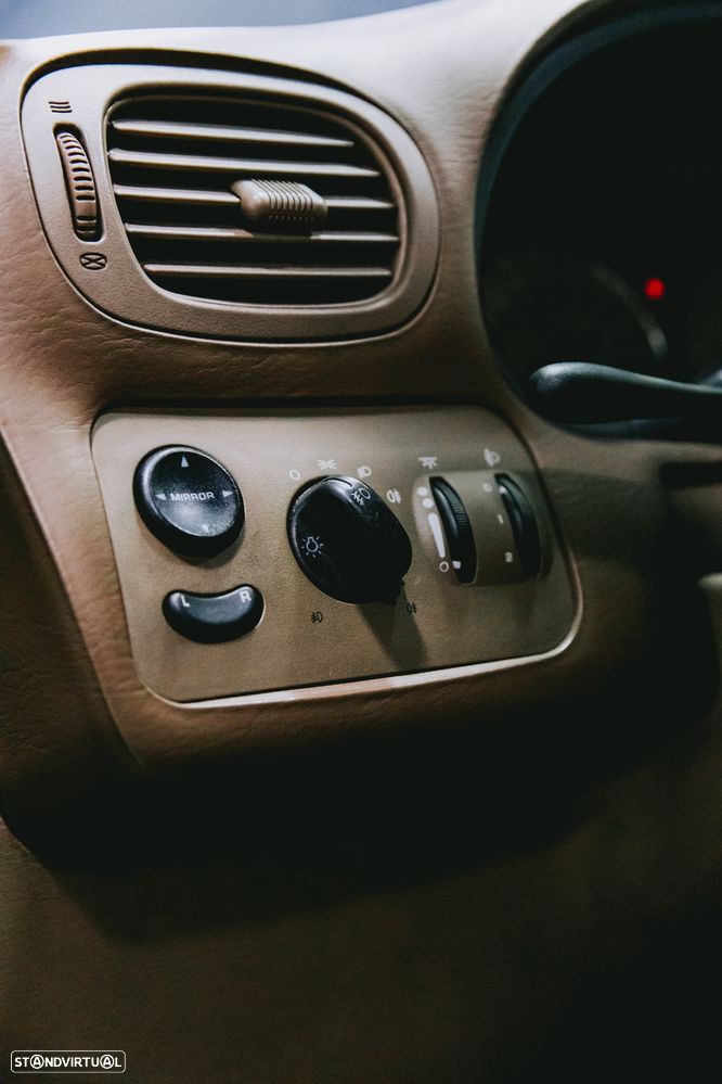 Chrysler Grand Voyager 2.5 CRD LX - 50