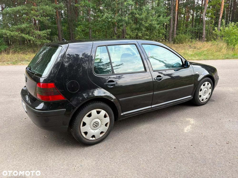 Volkswagen Golf - 6