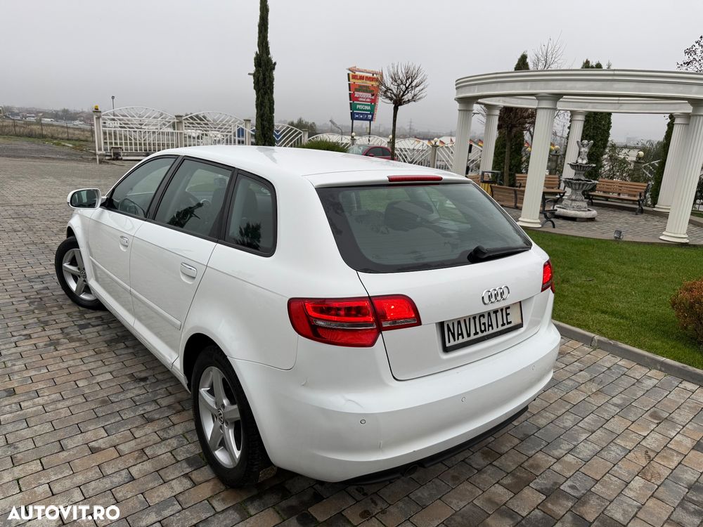 Audi A3 Sportback 1.6 TDI Attraction - 2