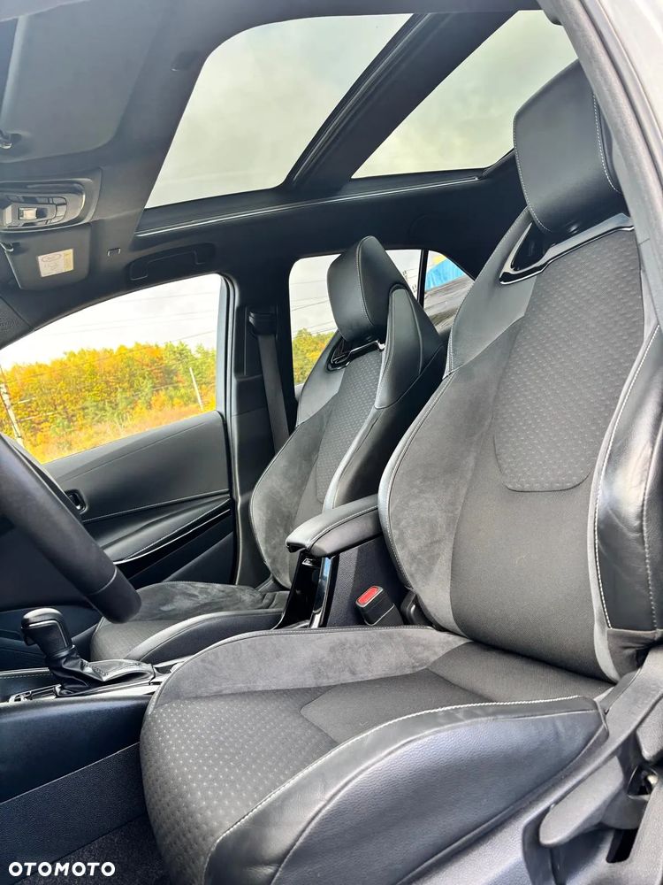 Toyota Corolla 1.8 Hybrid Business Edition - 4