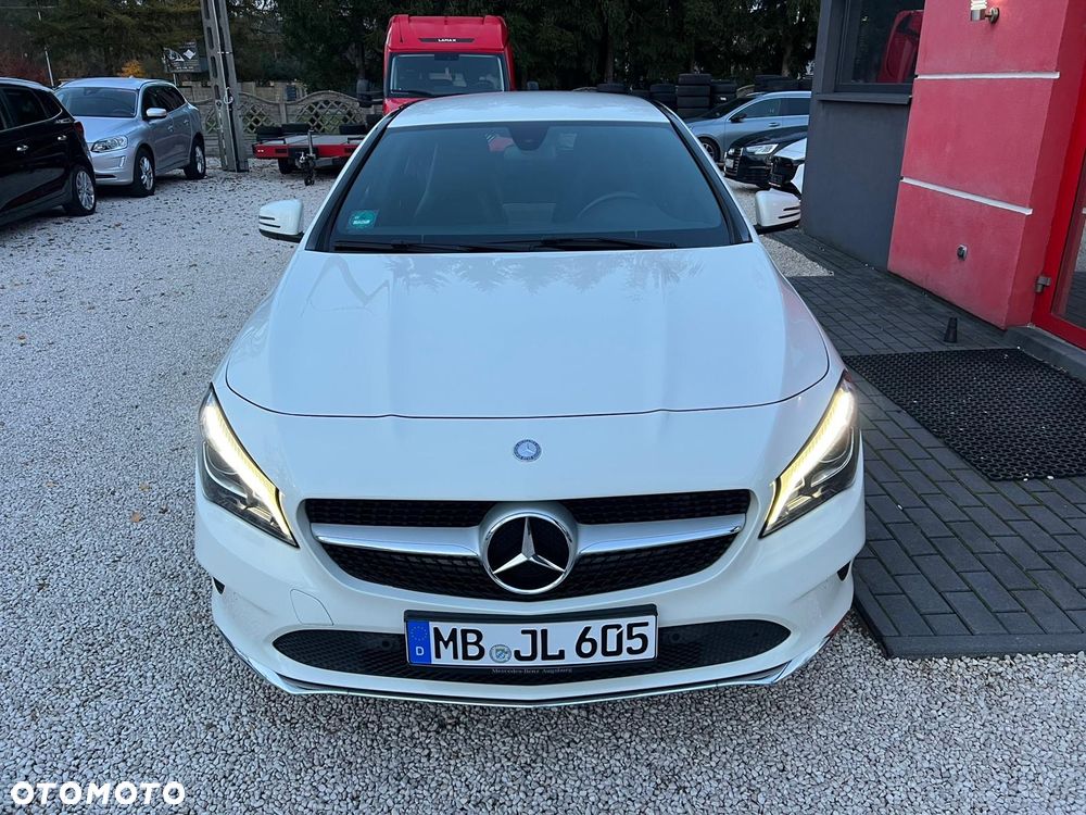 Mercedes-Benz CLA Shooting Brake 180 7G-DCT Urban - 15