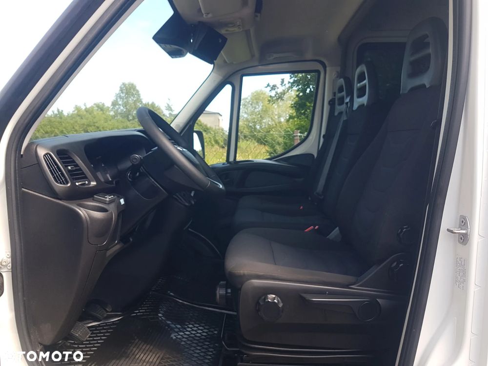 Iveco 50C15 DAILY 7-OSÓB BRYGADÓWKA BLIŹNIAKI MAXI DŁUGI WYSOKI KLIMA BLASZAK VAN FURGON HAK KRAJOWY - 24