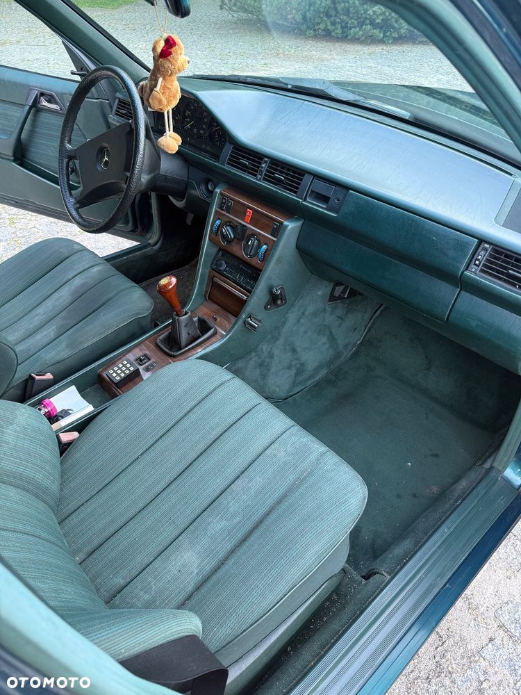 Mercedes-Benz W124 (1984-1993) - 13