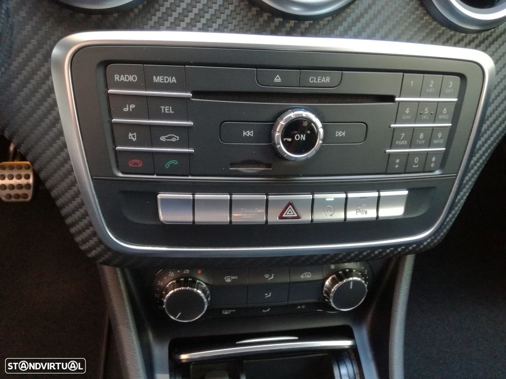 Mercedes-Benz A 200 d AMG Line - 25