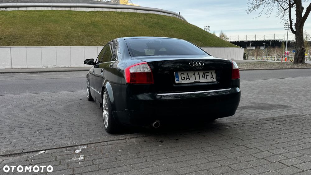 Audi A4 Limousine - 5