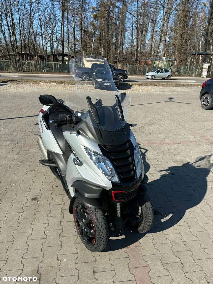 Peugeot Metropolis - 1