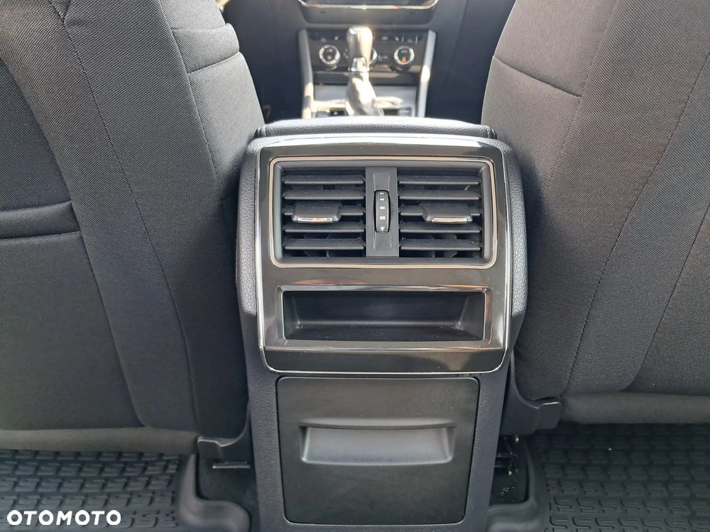 Skoda Superb 2.0 TDI SCR Ambition DSG - 28