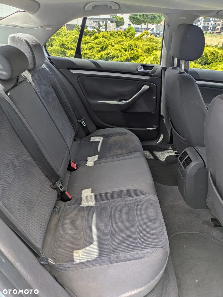 Volkswagen Jetta 1.6 Comfortline - 7
