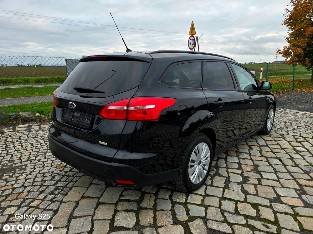 Ford Focus 1.0 EcoBoost Titanium Business - 4