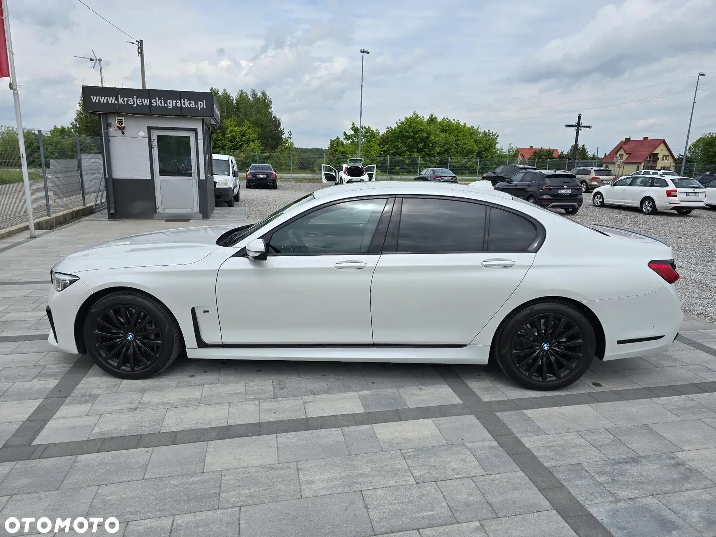 BMW Seria 7 750i xDrive sport - 12