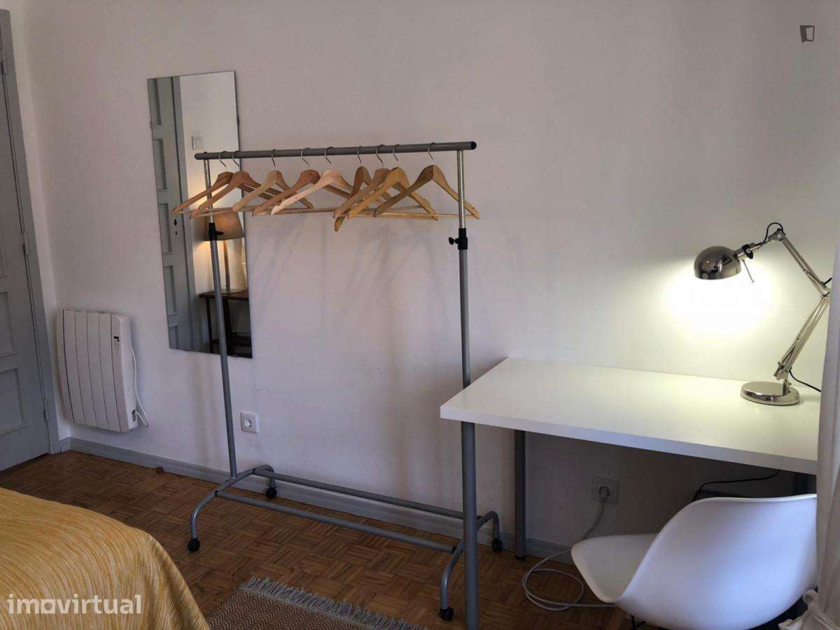 Quarto - localizado em Anjos Lisbon - Grande imagem: 5/30