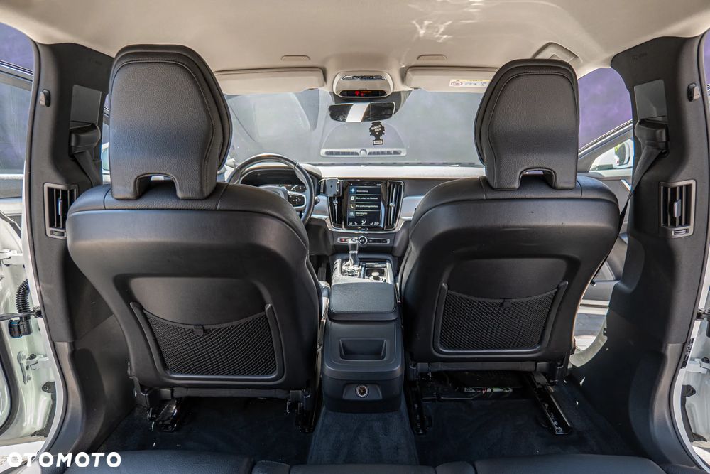 Volvo V90 D4 Momentum - 22