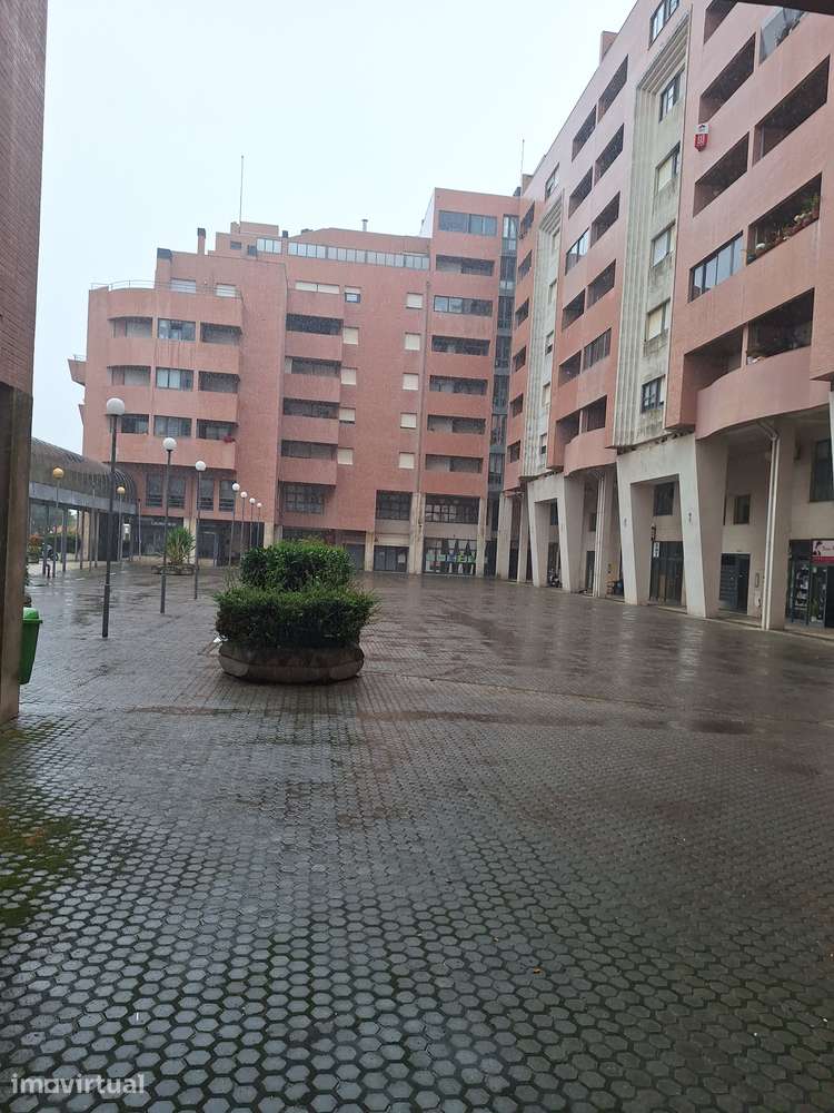 T2 com Terraço, Garagem e arrecadação em Vila Nova de Gaia - Grande imagem: 2/18