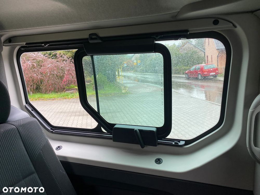 Renault Trafic 2.0 Doka 6 Osobowa Rejestracja 11.2021r Samochód Ciężarowy - 8