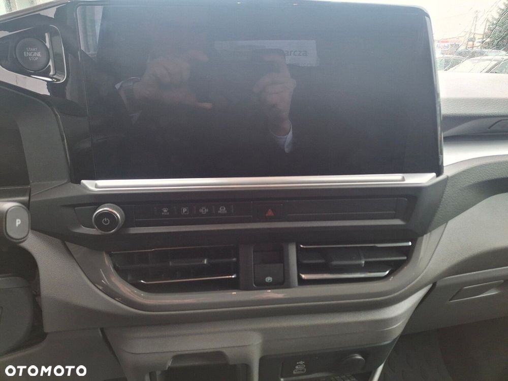 Volkswagen Caravelle - 26