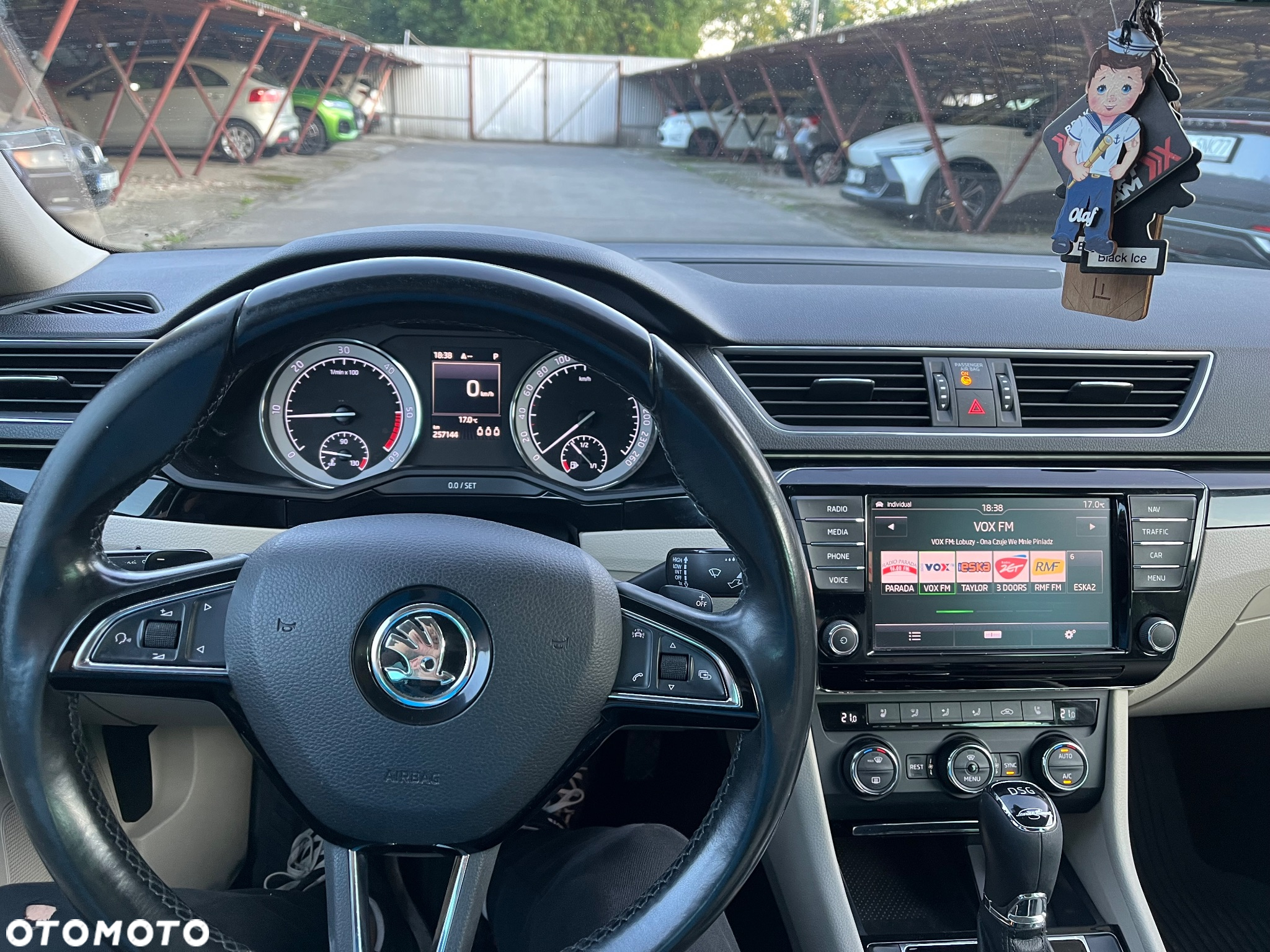 Skoda Superb 2.0 TDI 4x4 L&K DSG - 8
