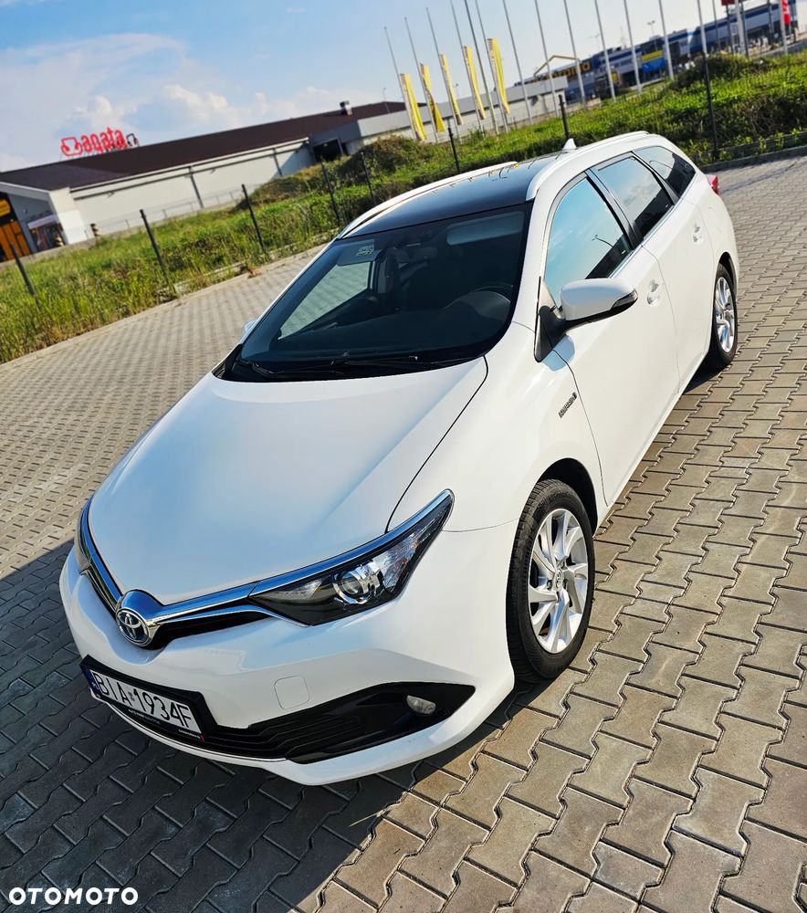 Toyota Auris Hybrid 135 Dynamic - 6