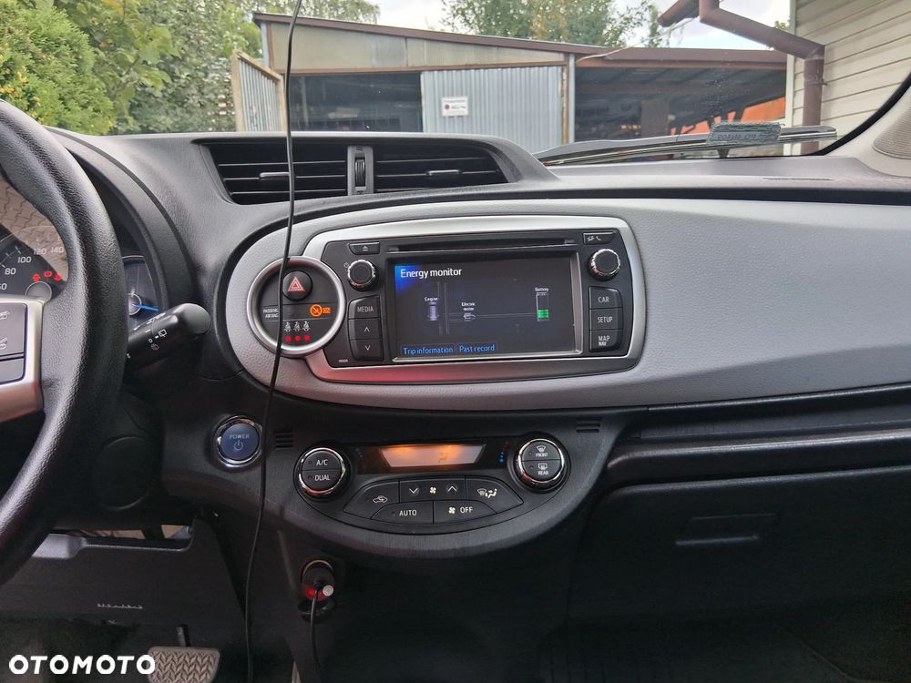 Toyota Yaris Hybrid 1.5 VVT-i - 5