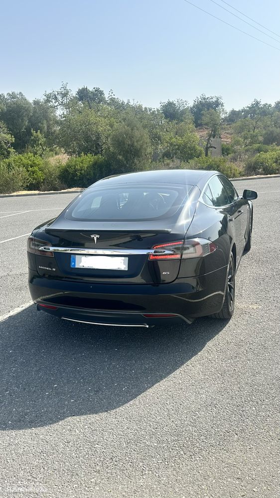 Tesla Model S 85 - 10