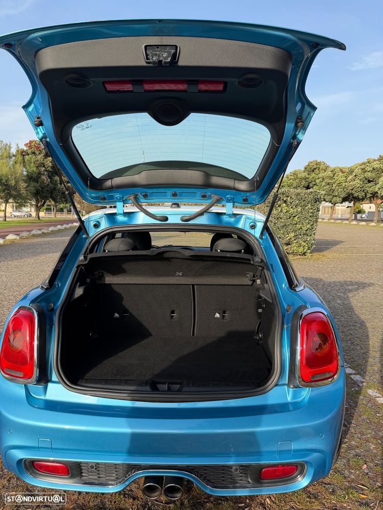 MINI 5 Portas Cooper D - 17