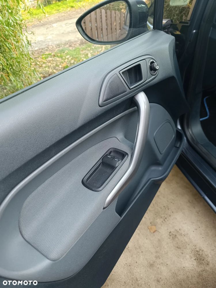 Ford Fiesta 1.25 Trend - 17