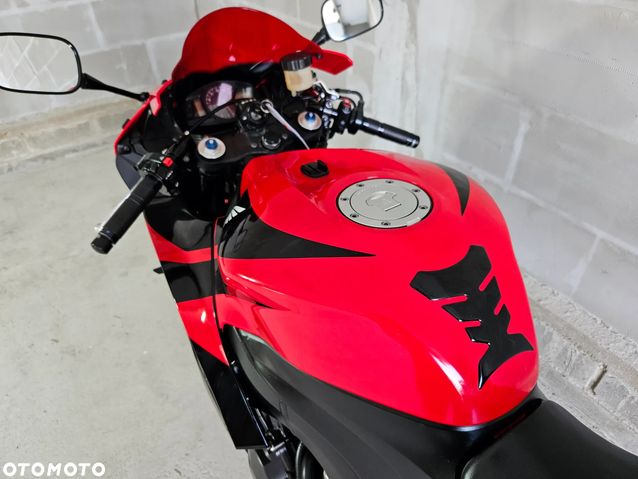Honda CBR - 33
