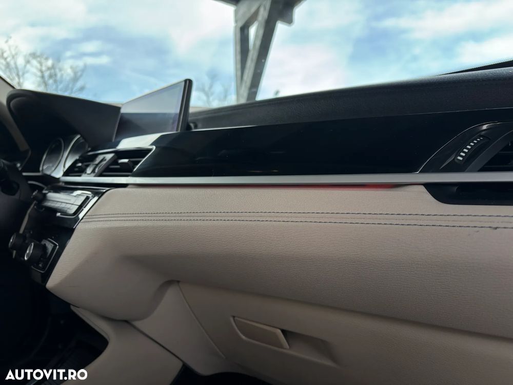 BMW X1 sDrive18d xLine - 35