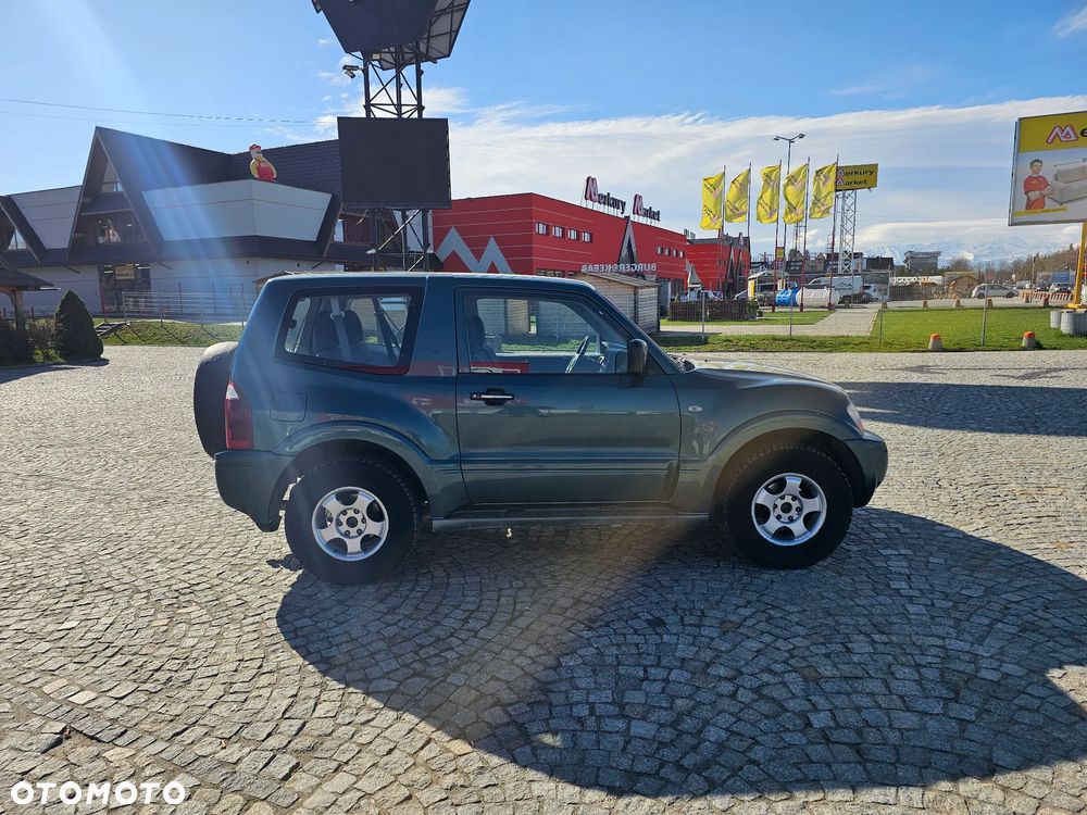 Mitsubishi Pajero - 4